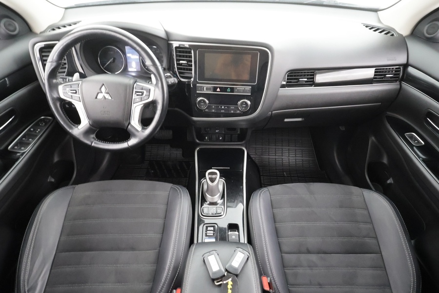 Mitsubishi Outlander PHEV vaihtoauto