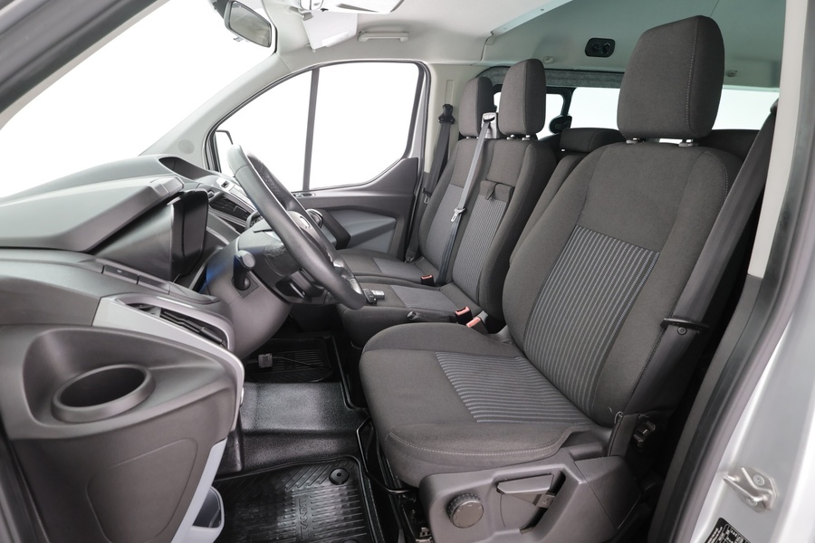 Ford Tourneo Custom vaihtoauto