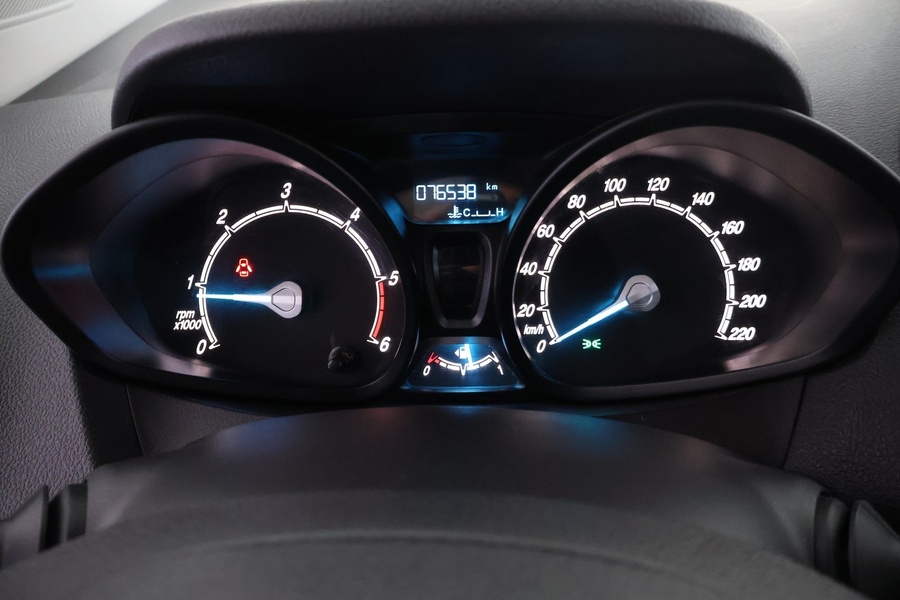 Ford Transit Courier vaihtoauto