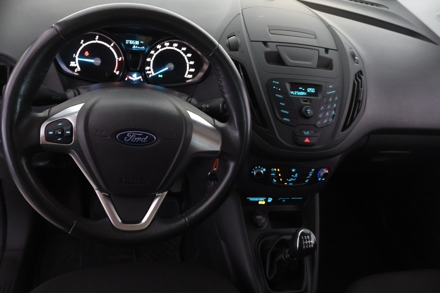 Ford Transit Courier vaihtoauto