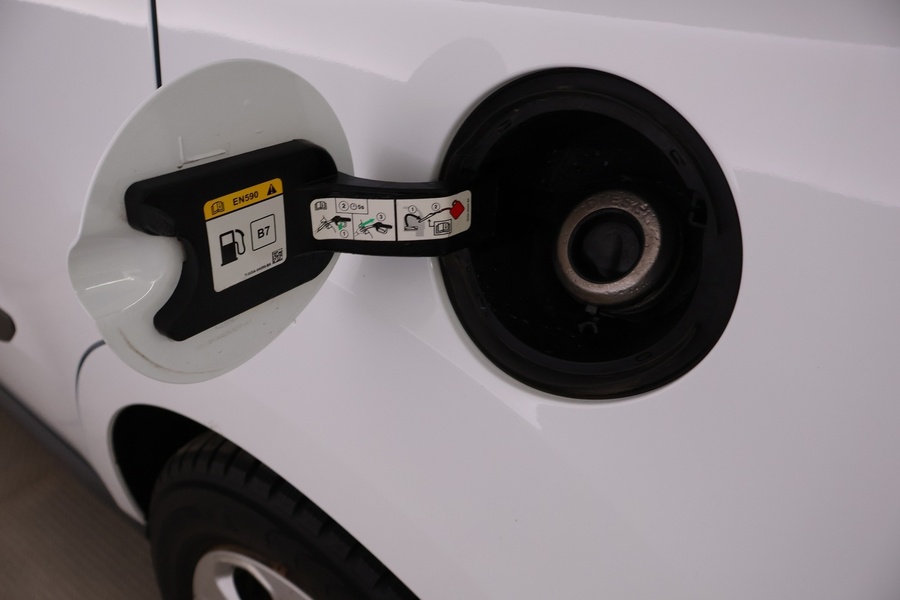 Ford Transit Courier vaihtoauto