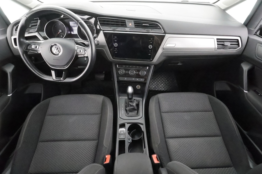 Volkswagen Touran vaihtoauto