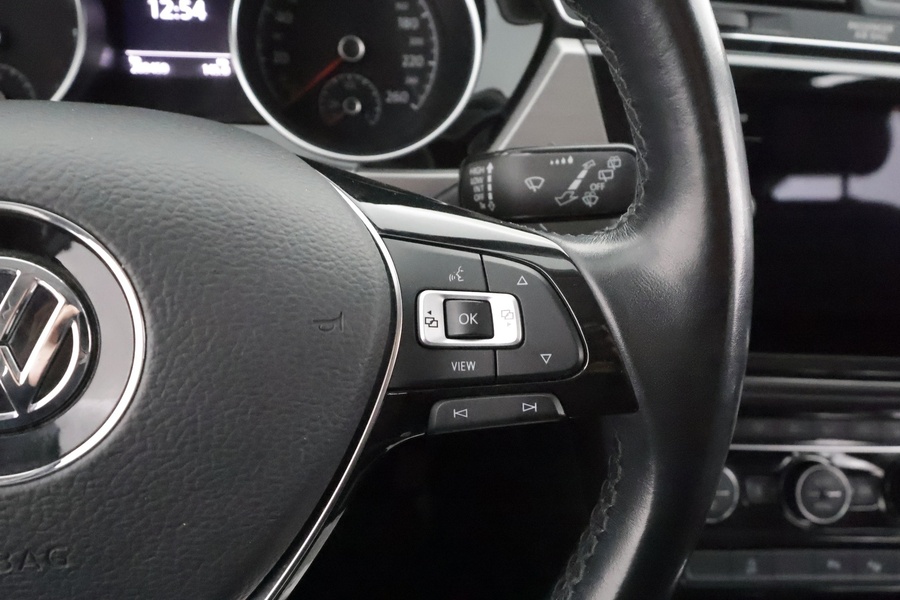 Volkswagen Touran vaihtoauto