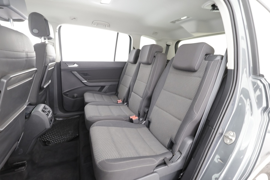 Volkswagen Touran vaihtoauto