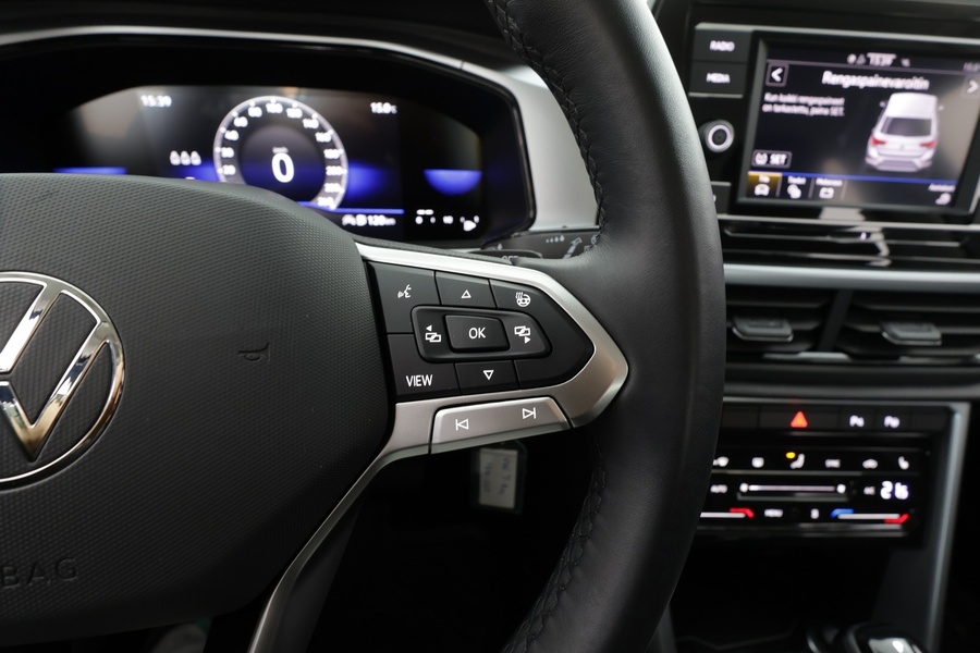 Volkswagen T-Roc vaihtoauto