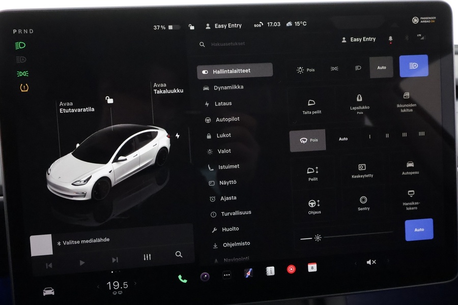 Tesla Model 3 vaihtoauto