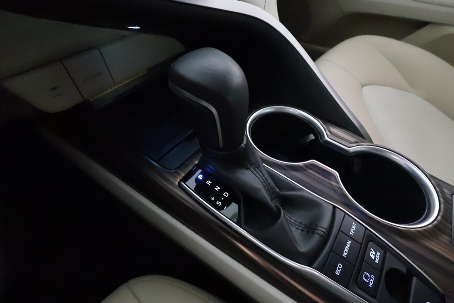 Toyota Camry vaihtoauto