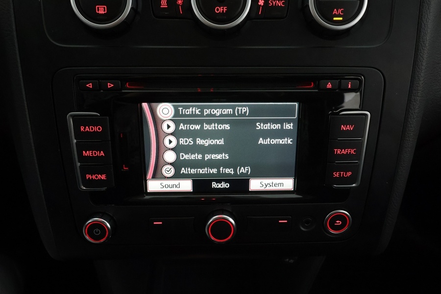 Volkswagen Touran vaihtoauto