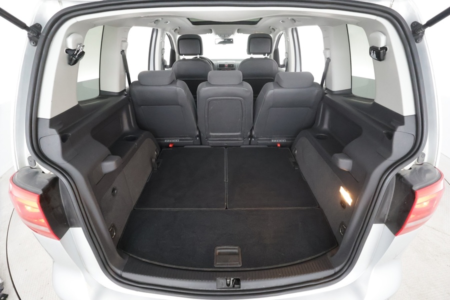 Volkswagen Touran vaihtoauto