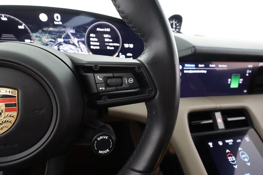 Porsche Taycan vaihtoauto