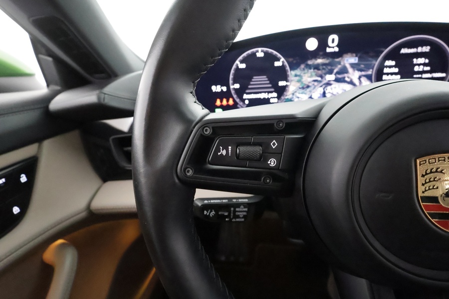 Porsche Taycan vaihtoauto