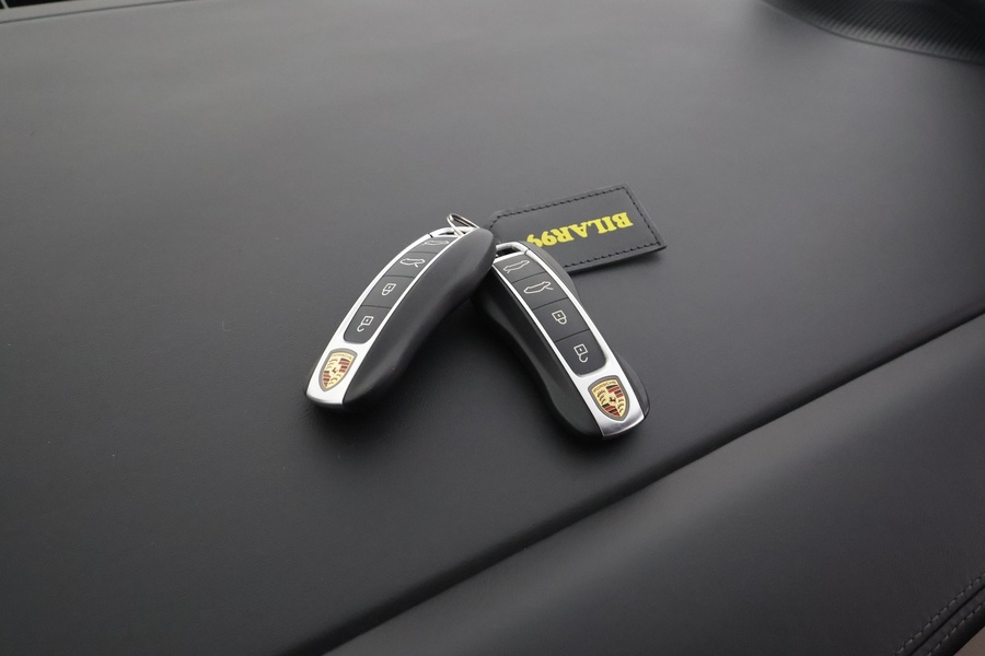 Porsche Taycan vaihtoauto