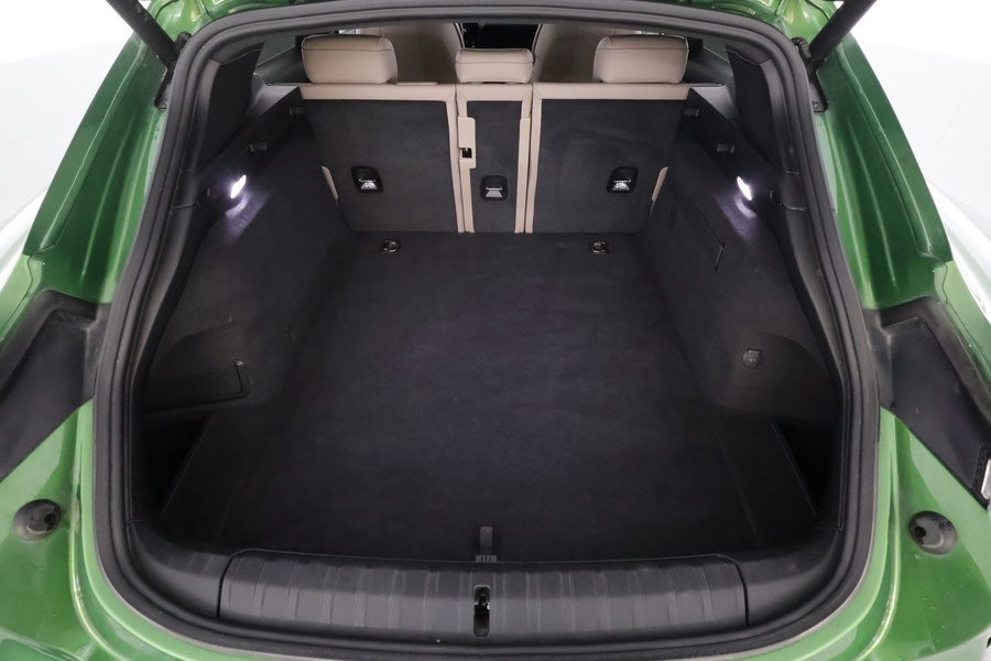 Porsche Taycan vaihtoauto