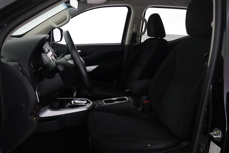 Nissan Navara vaihtoauto