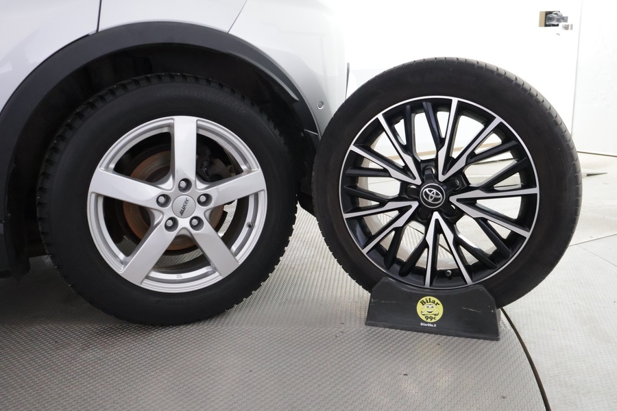 Toyota C-HR vaihtoauto