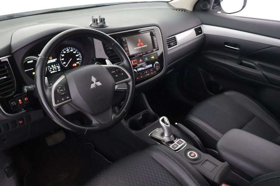 Mitsubishi Outlander PHEV vaihtoauto