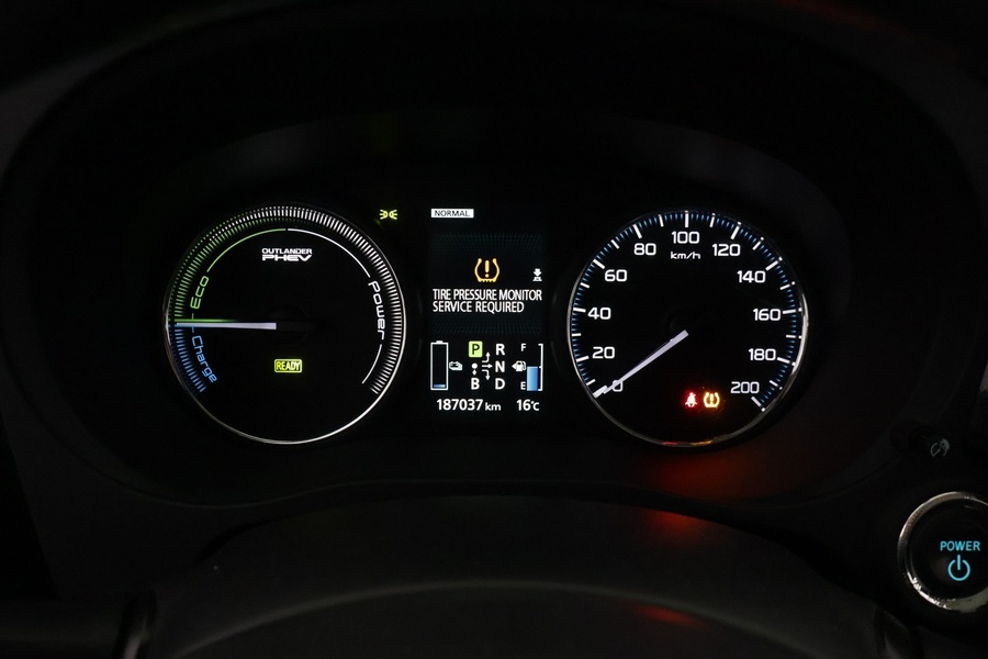 Mitsubishi Outlander PHEV vaihtoauto