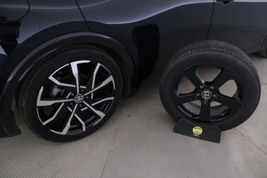 Toyota Prius Plug-in vaihtoauto