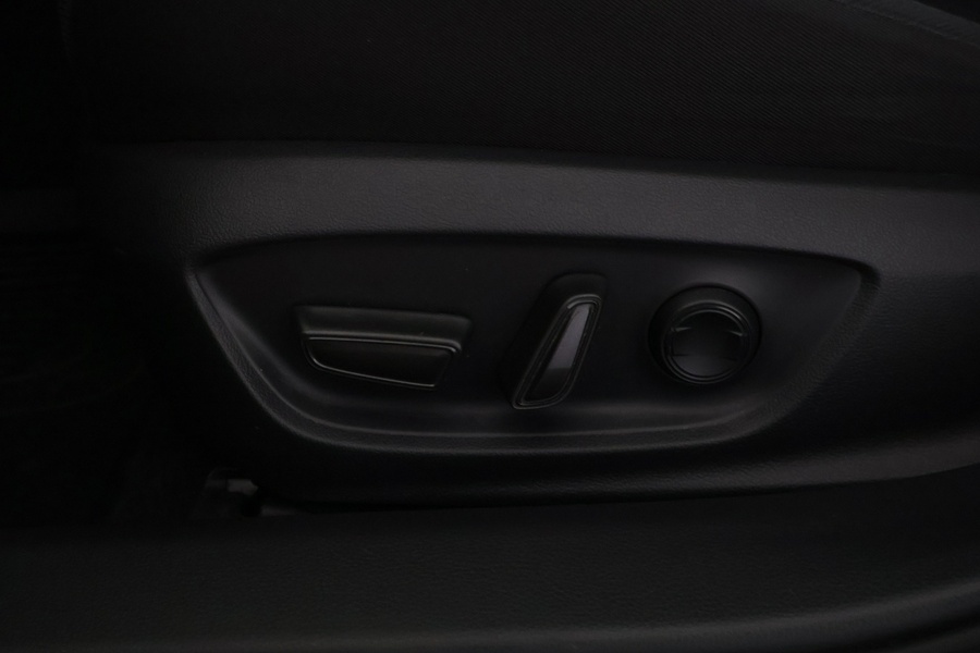 Toyota Prius Plug-in vaihtoauto