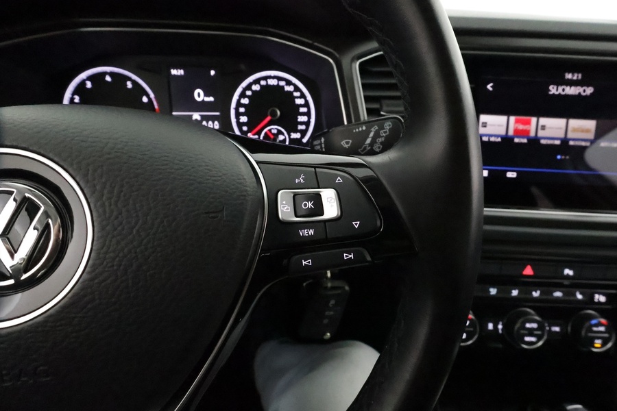 Volkswagen T-Roc vaihtoauto