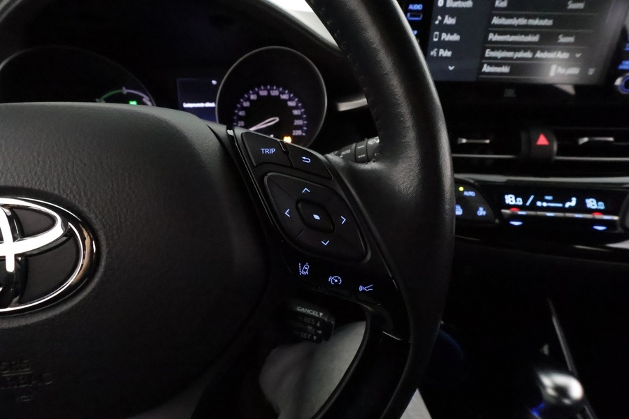 Toyota C-HR vaihtoauto