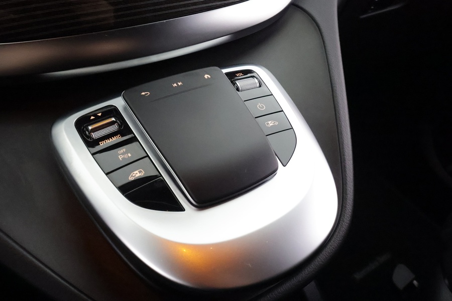 Mercedes-Benz EQV vaihtoauto