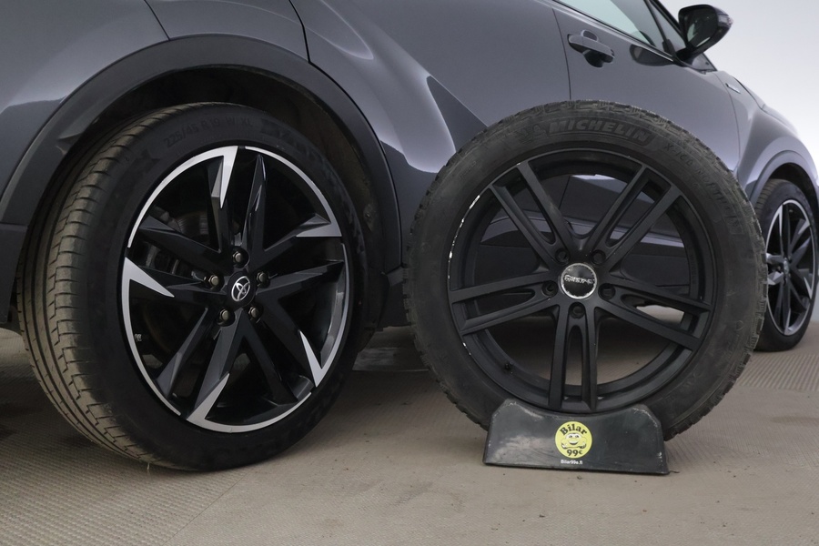 Toyota C-HR vaihtoauto