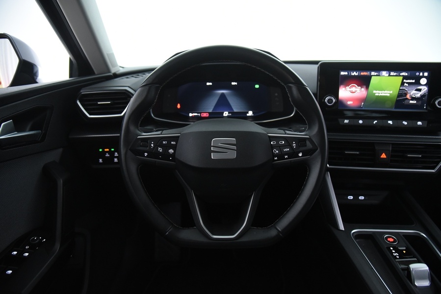 SEAT Leon Sportstourer vaihtoauto