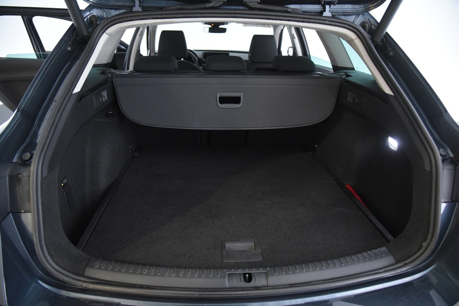 SEAT Leon Sportstourer vaihtoauto