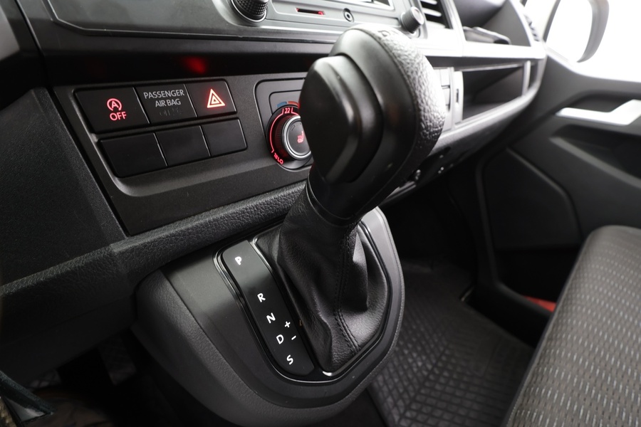 Volkswagen Caravelle vaihtoauto