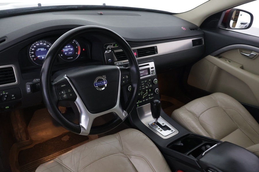 Volvo V70 vaihtoauto