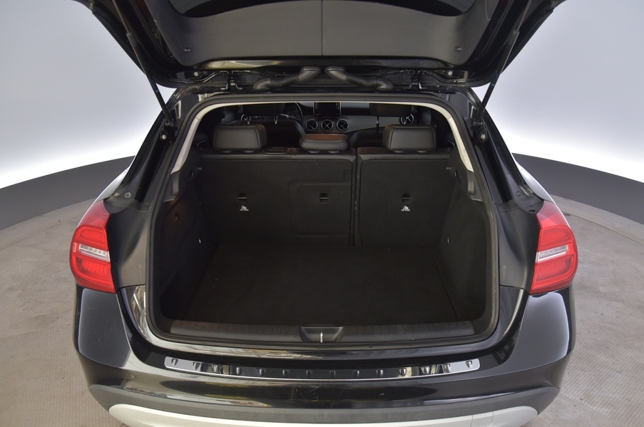 Mercedes-Benz GLA vaihtoauto