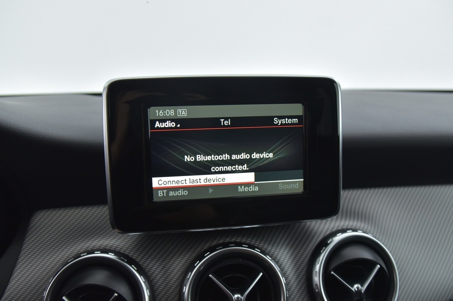 Mercedes-Benz GLA vaihtoauto