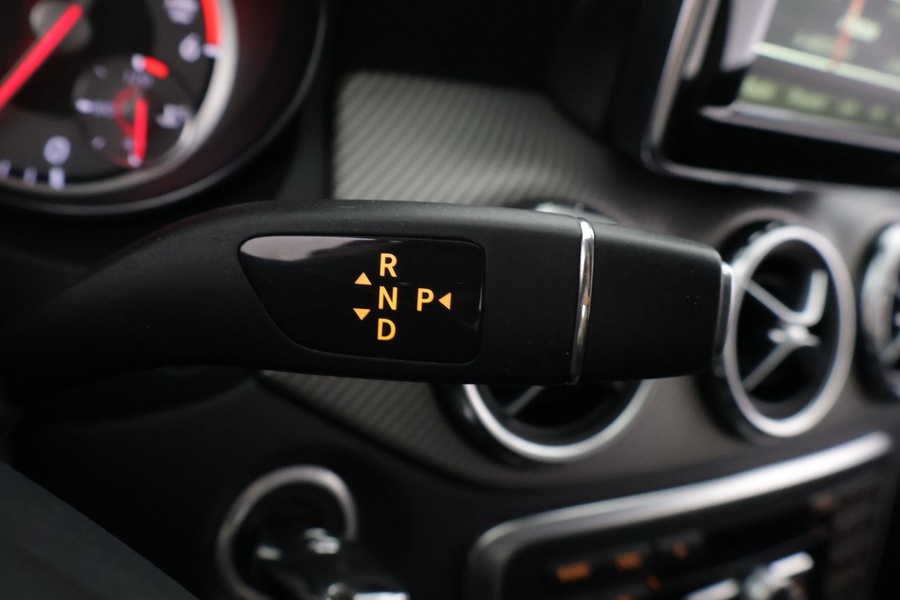 Mercedes-Benz GLA vaihtoauto