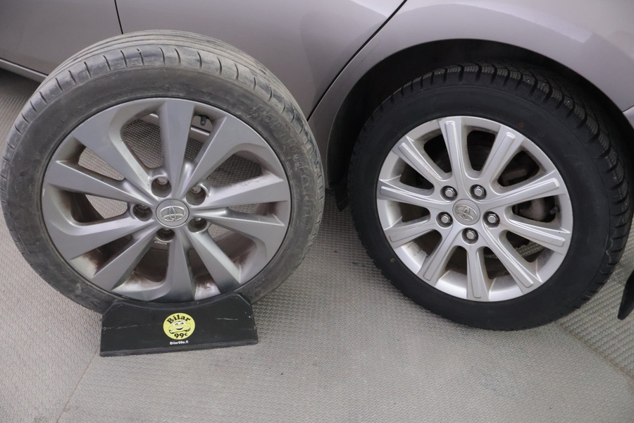 Toyota Auris vaihtoauto