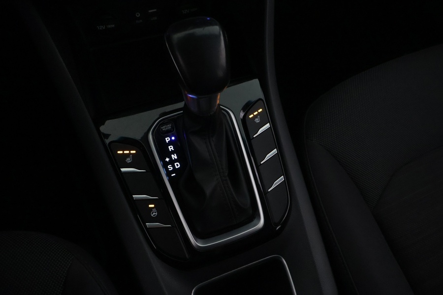 Hyundai IONIQ hybrid vaihtoauto