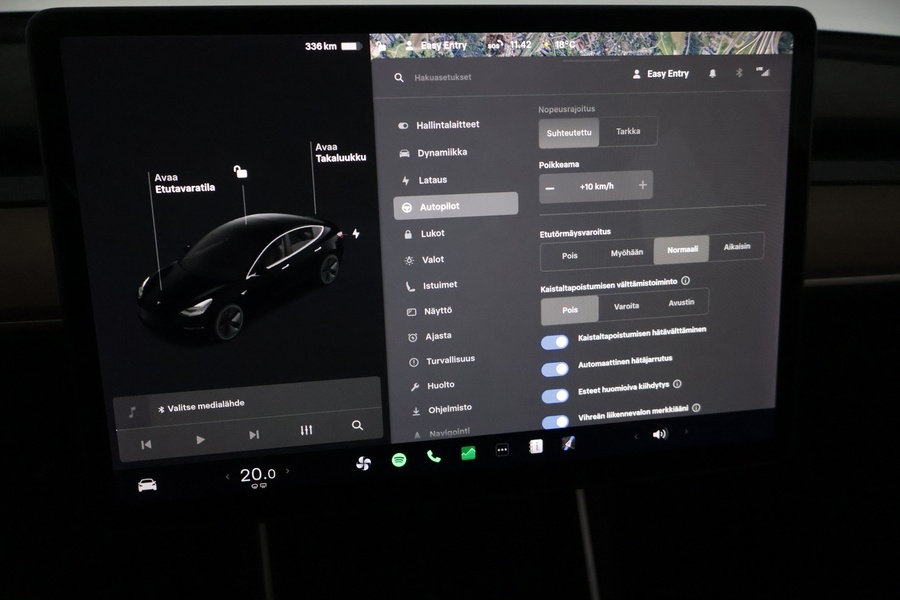 Tesla Model 3 vaihtoauto