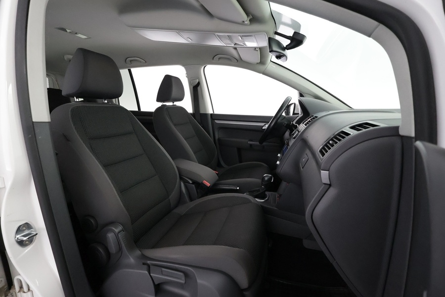 Volkswagen Touran vaihtoauto