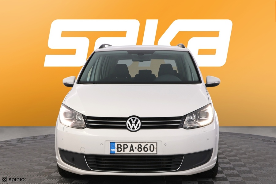 Volkswagen Touran vaihtoauto