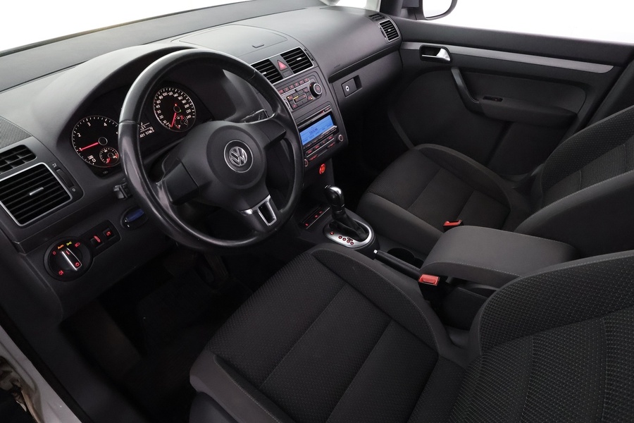 Volkswagen Touran vaihtoauto