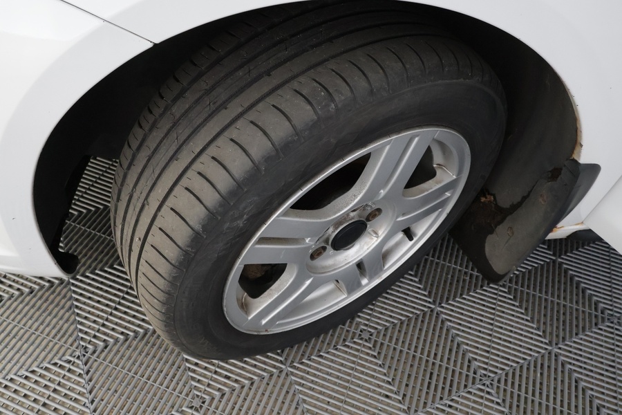 Volkswagen Touran vaihtoauto