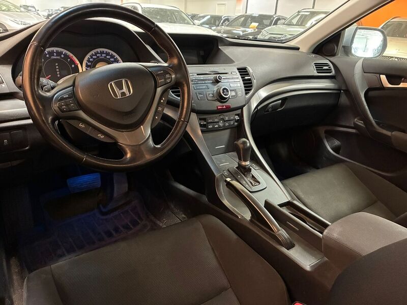 Honda Accord vaihtoauto