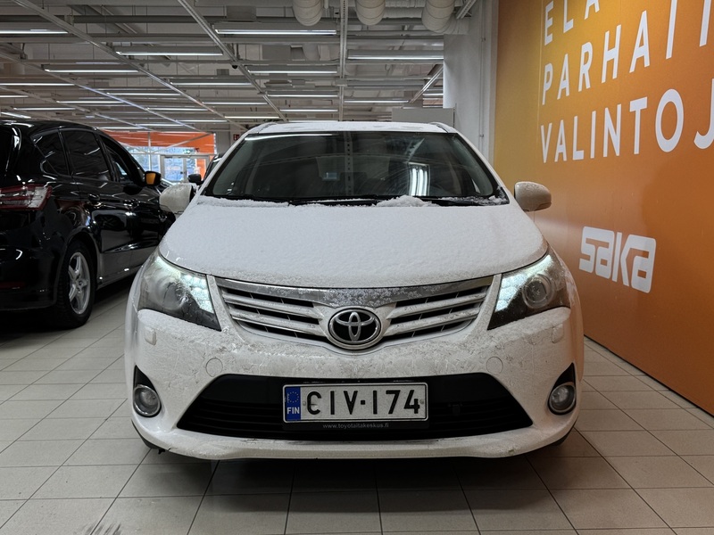 Toyota Avensis vaihtoauto
