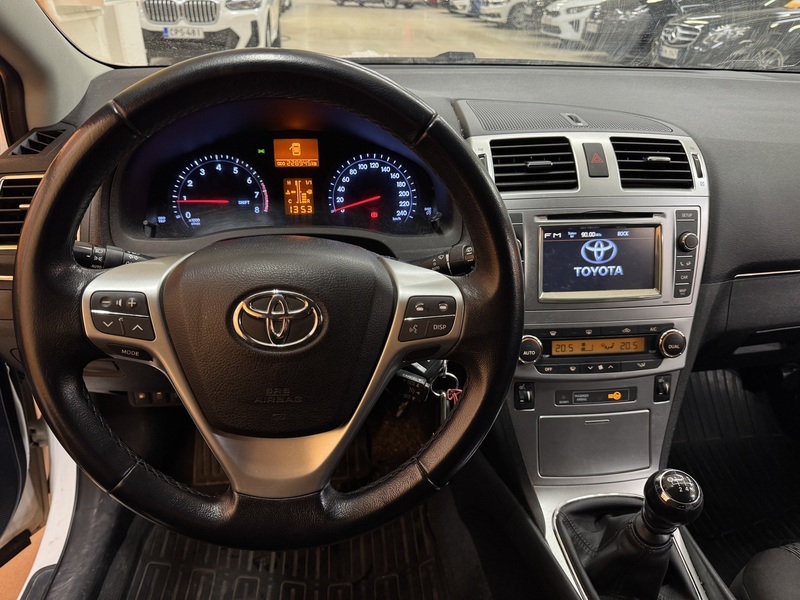 Toyota Avensis vaihtoauto