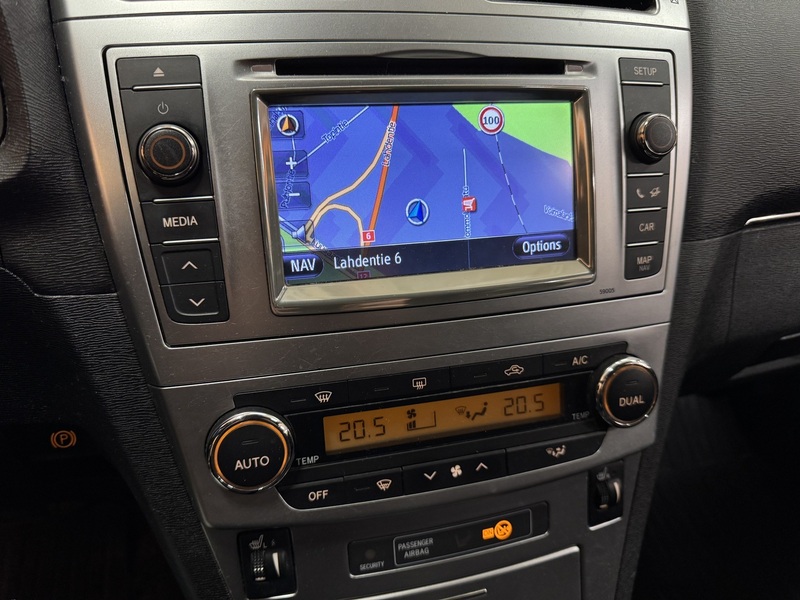 Toyota Avensis vaihtoauto