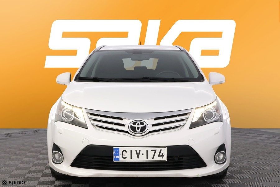 Toyota Avensis vaihtoauto