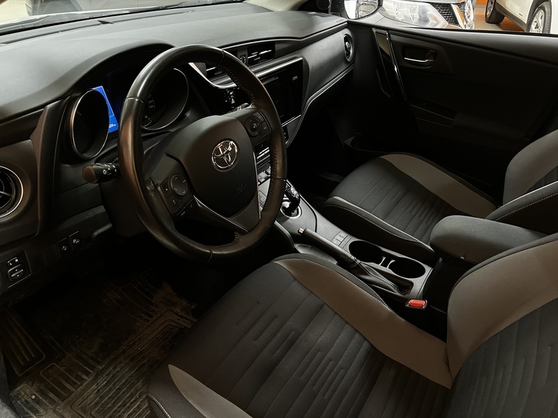 Toyota Auris vaihtoauto