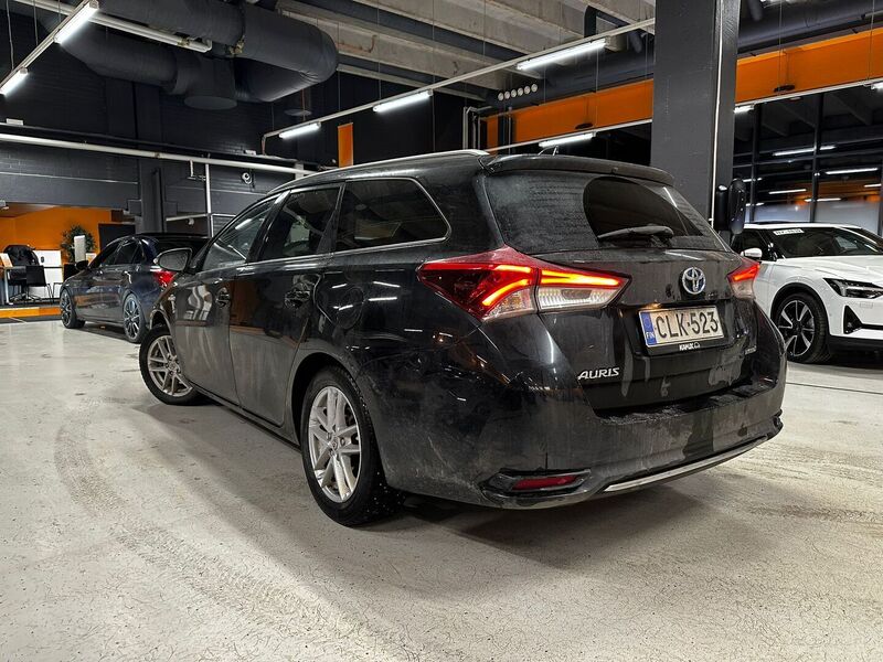 Toyota Auris vaihtoauto