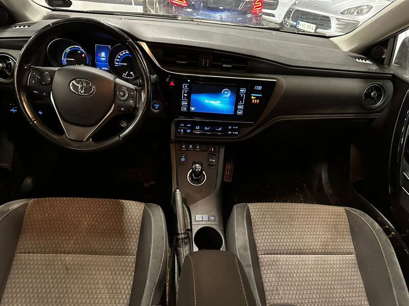 Toyota Auris vaihtoauto