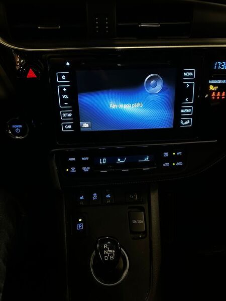 Toyota Auris vaihtoauto